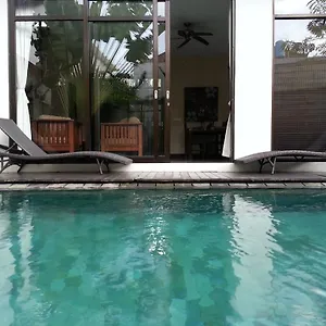 Ayu Seminyak (Bali)